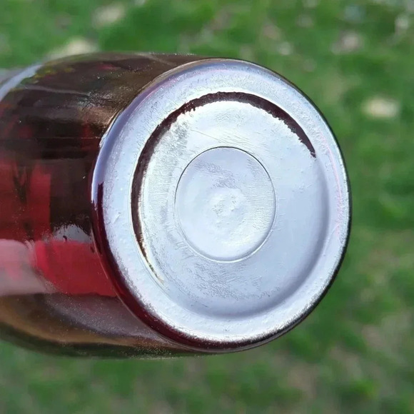 Ruby Red Vase - Picture 4 of 9